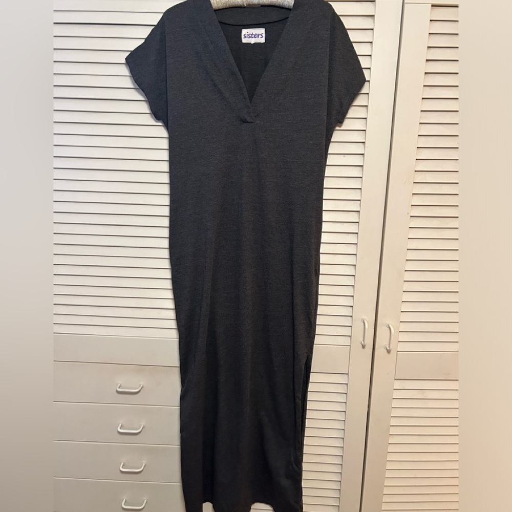 Comfy and Cool Grey Maxi Dress ♥️